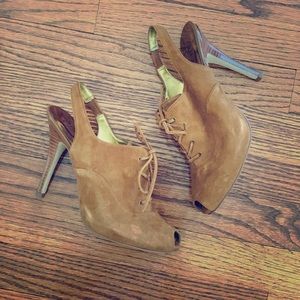 GUESS x Marciano peep toe/sling back suede bootie